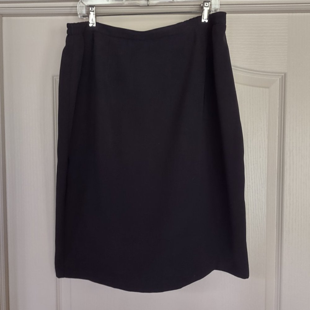 Villager Woman 18W Black Skirt